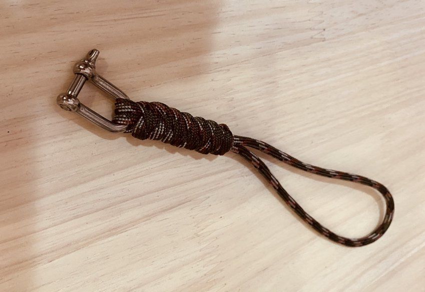 Llavero corto NATURE cordón con herradura